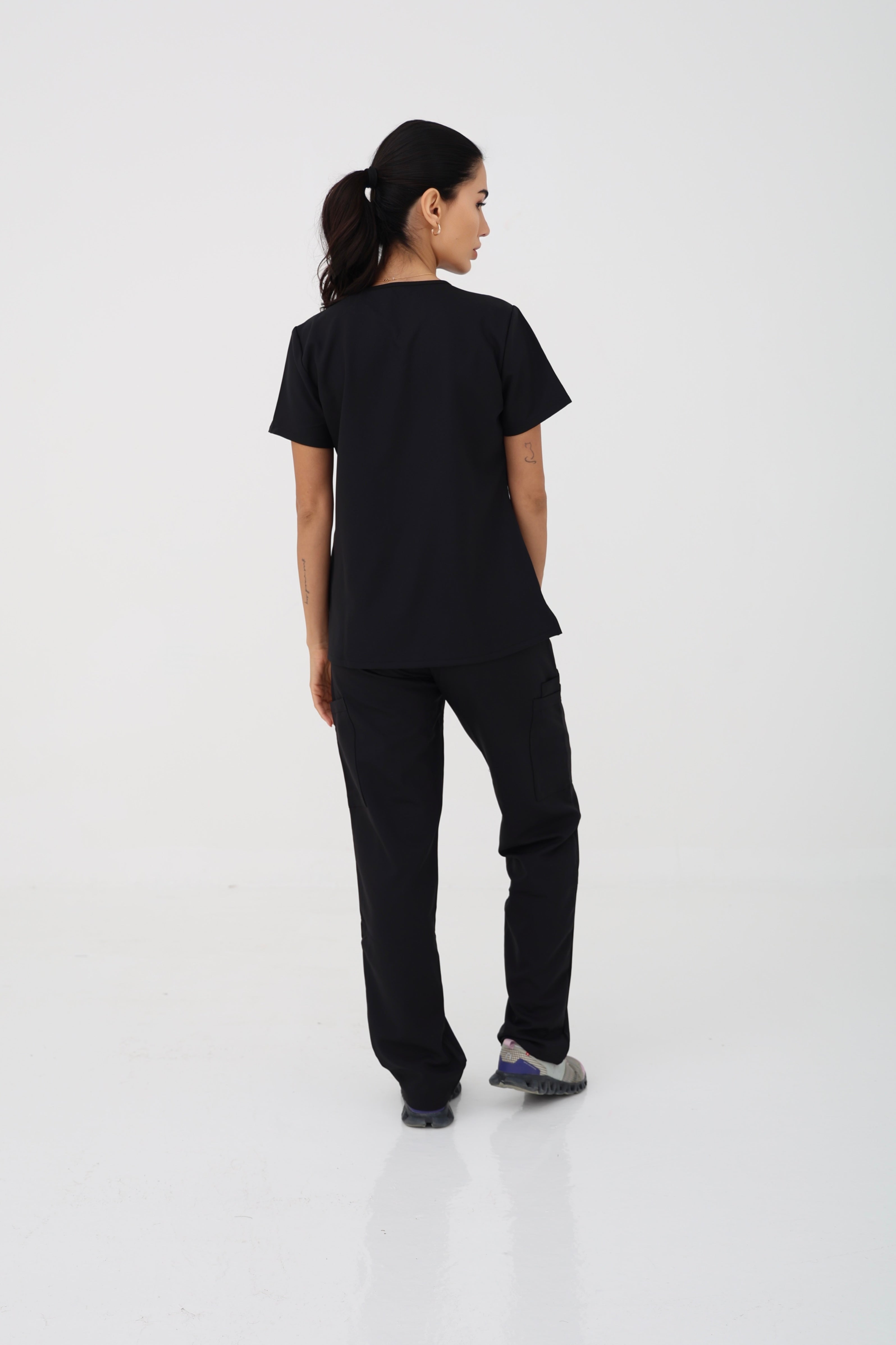 WW Ultra Slim Cargo Scrub Pant in Black – Women | Cherokee