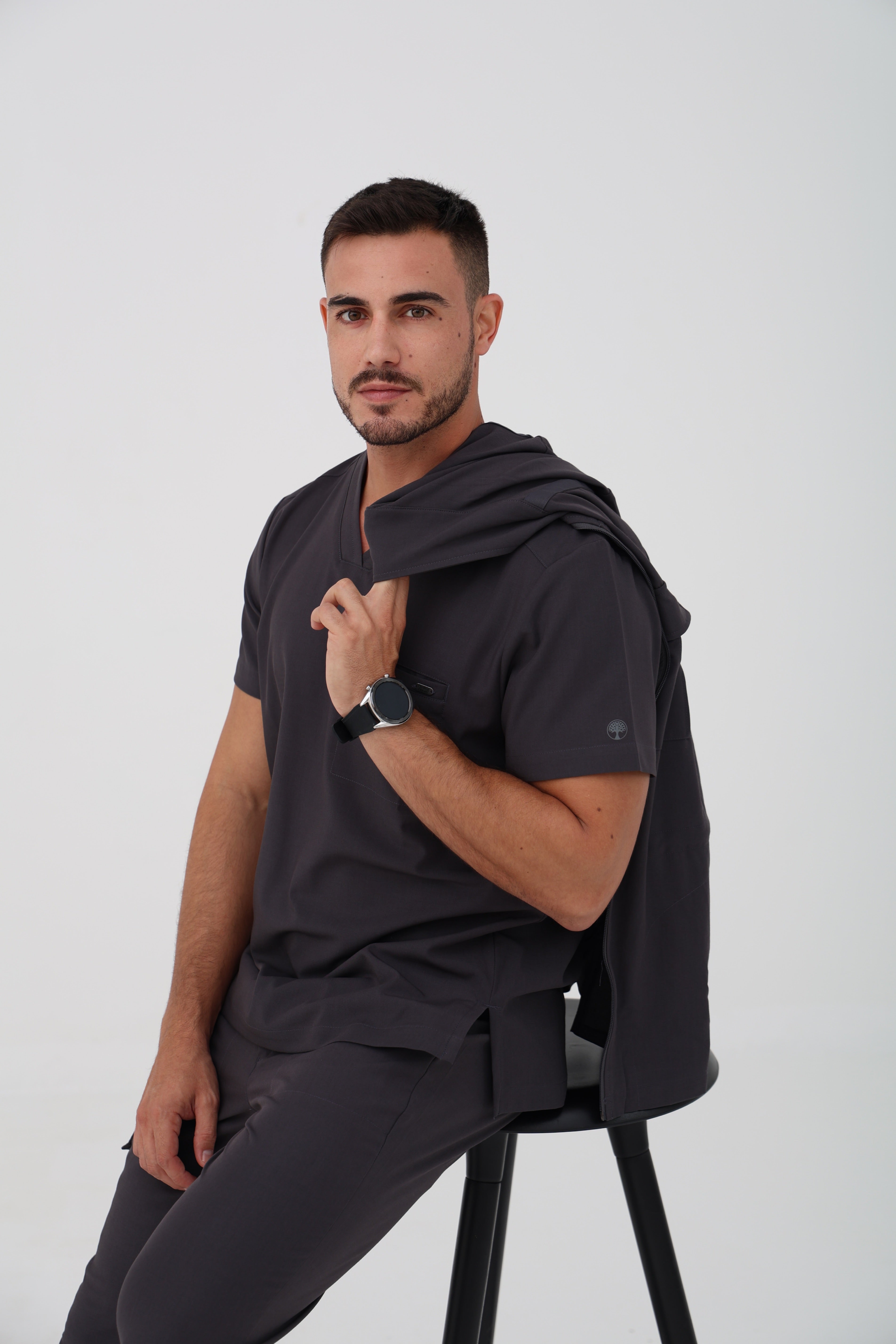 Ari V-Neck Scrub Top in Pewter – Men | Healing Hands