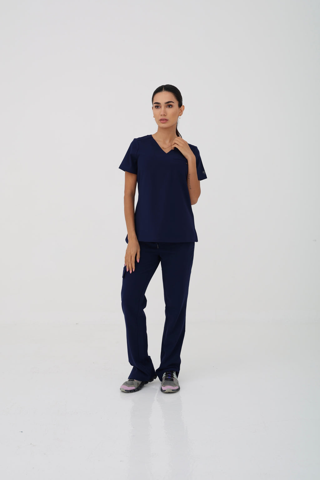 Billie V-Neck Scrub Top in Navy – Women | Healing Hands