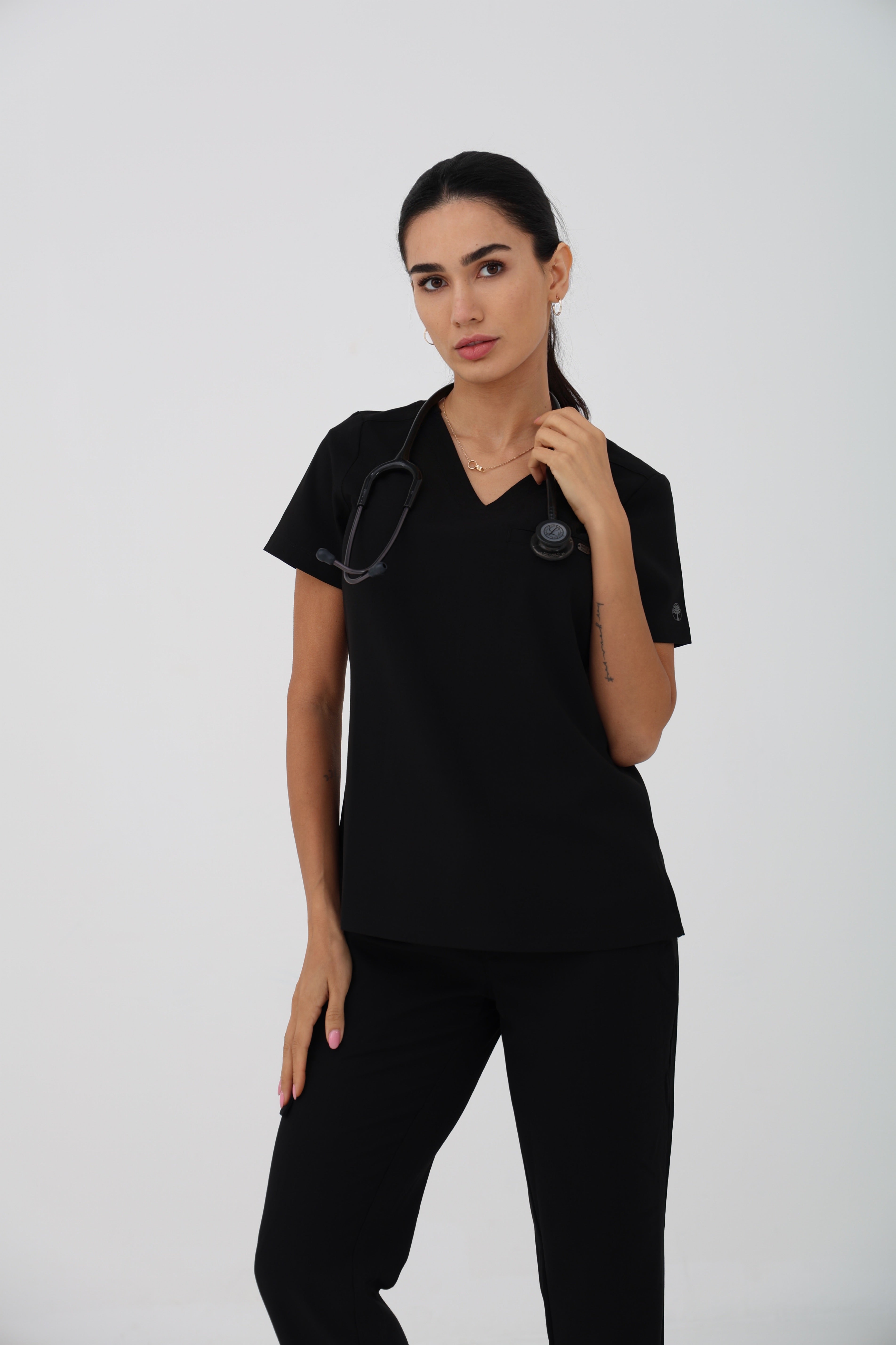 Billie V-Neck Scrub Top in Black – Women | Healing Hands