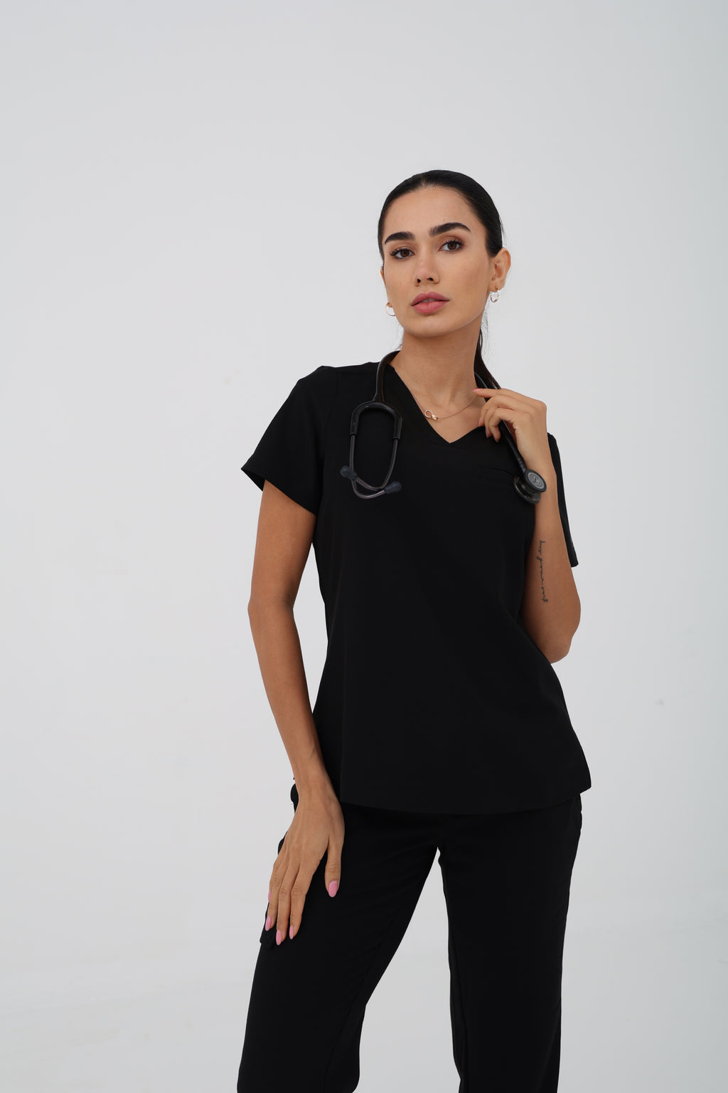 Billie V-Neck Scrub Top in Black – Women | Healing Hands